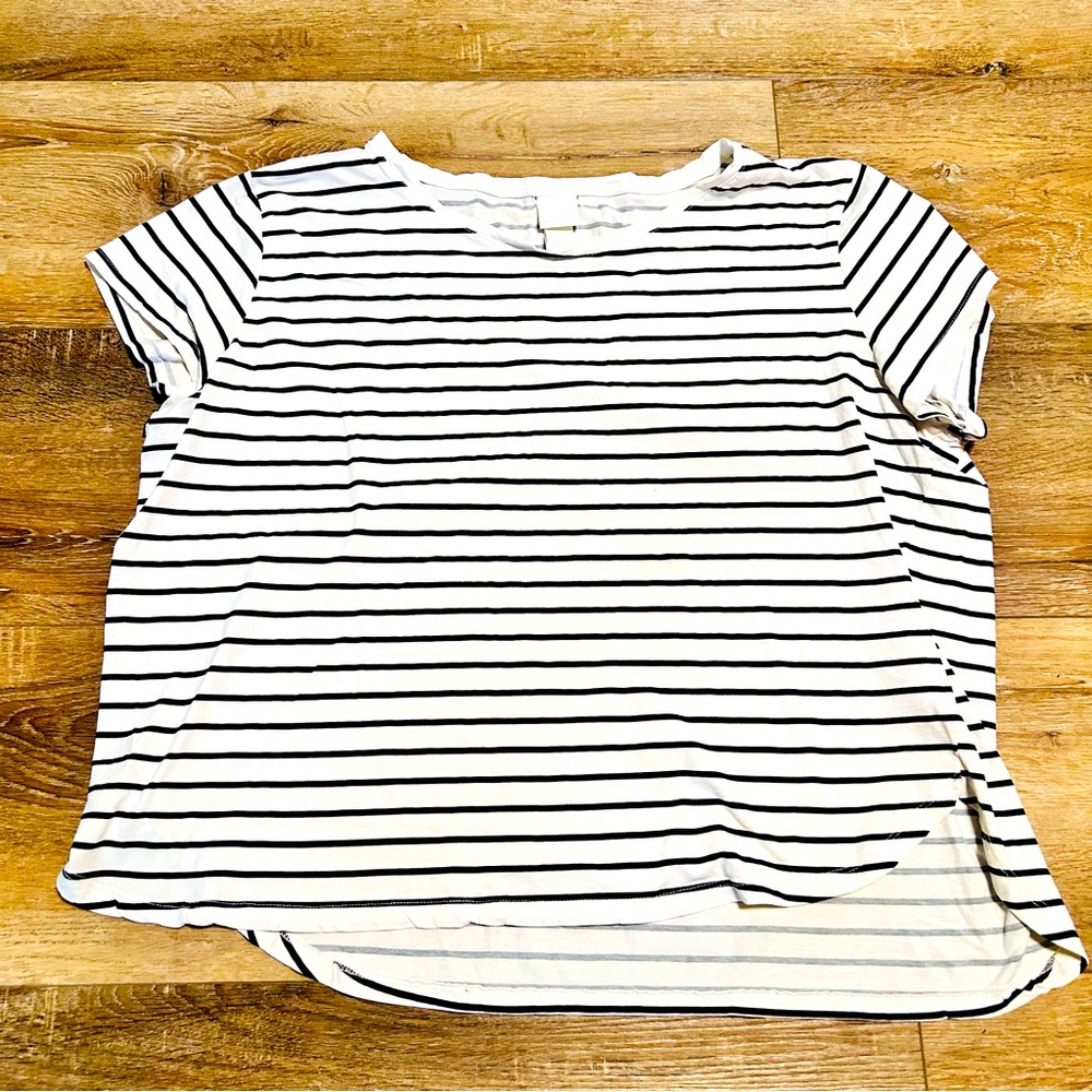 5 for $10 ⭐️ H&M black striped white short sleeve basic shirt size 2XL - Picture 1 of 7